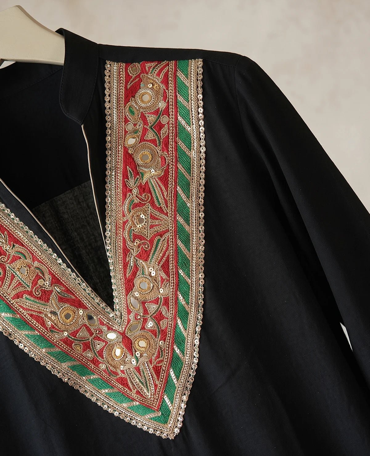 Midnight Darbar – Embroidered Black Kurta Set for Men